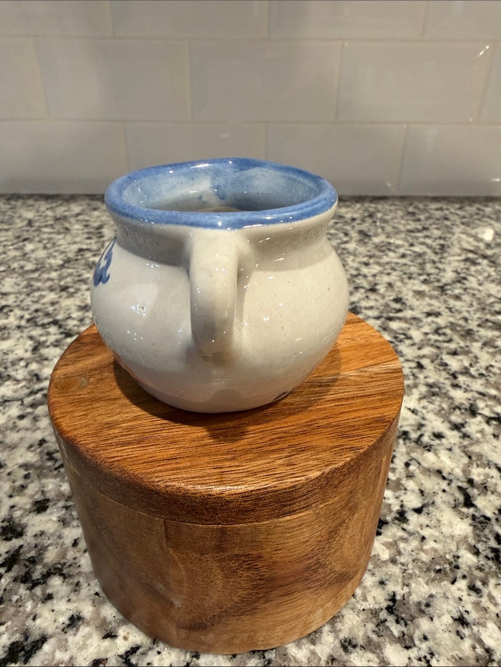 Vtg MA Hadley pottery small creamer - Picture 2 of 6